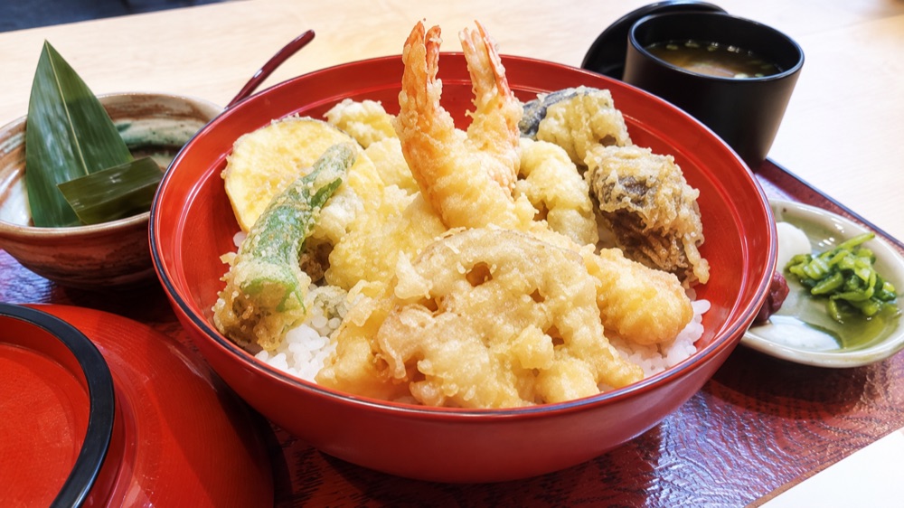 三笑亭の天丼（盛り付けの一例）